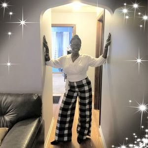 Meet your Posher, Antoinette